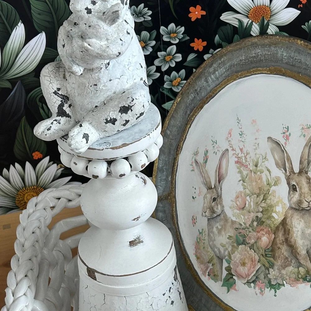 White Distressed Rabbit Statue - Picture 9 of 15